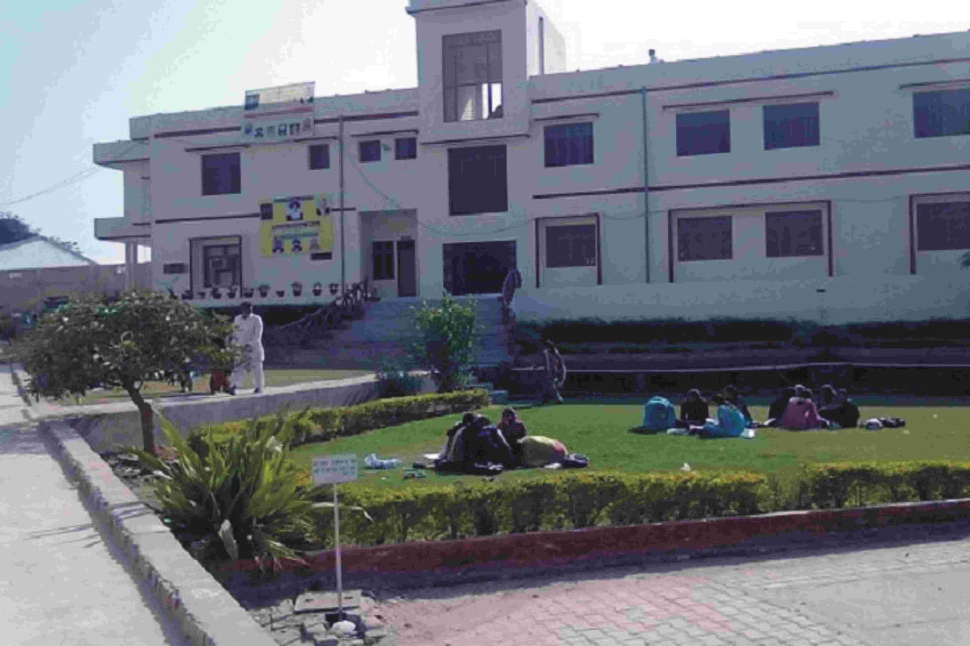 Guru Nanak Khalsa College-image