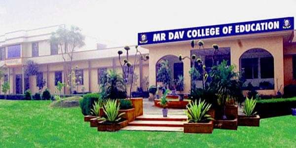 MR DAV College of Education-gallery-image-0