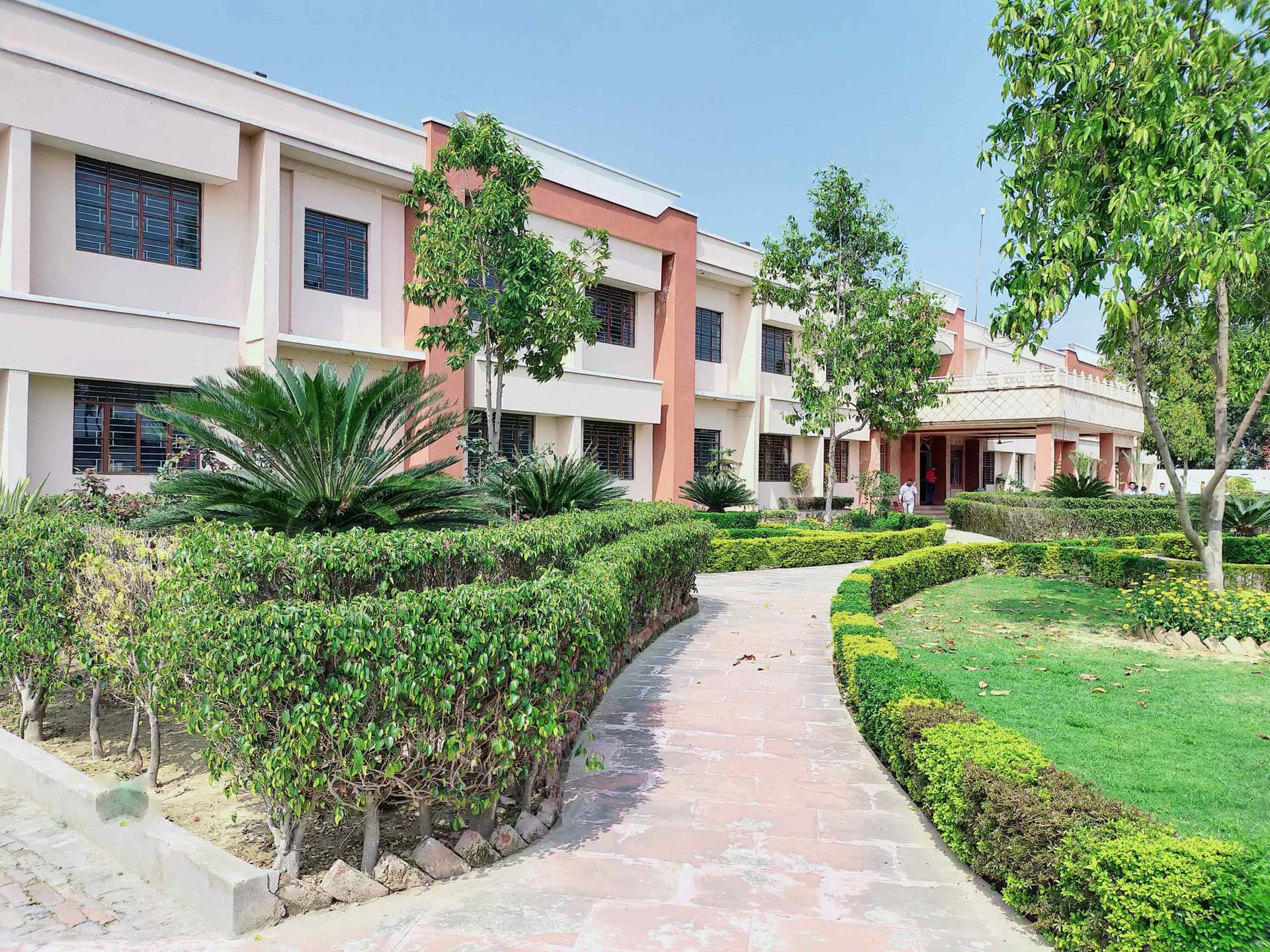 Silver Bells Institute for Higher Education-image