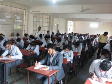 D.A.V. School of Business Management-image