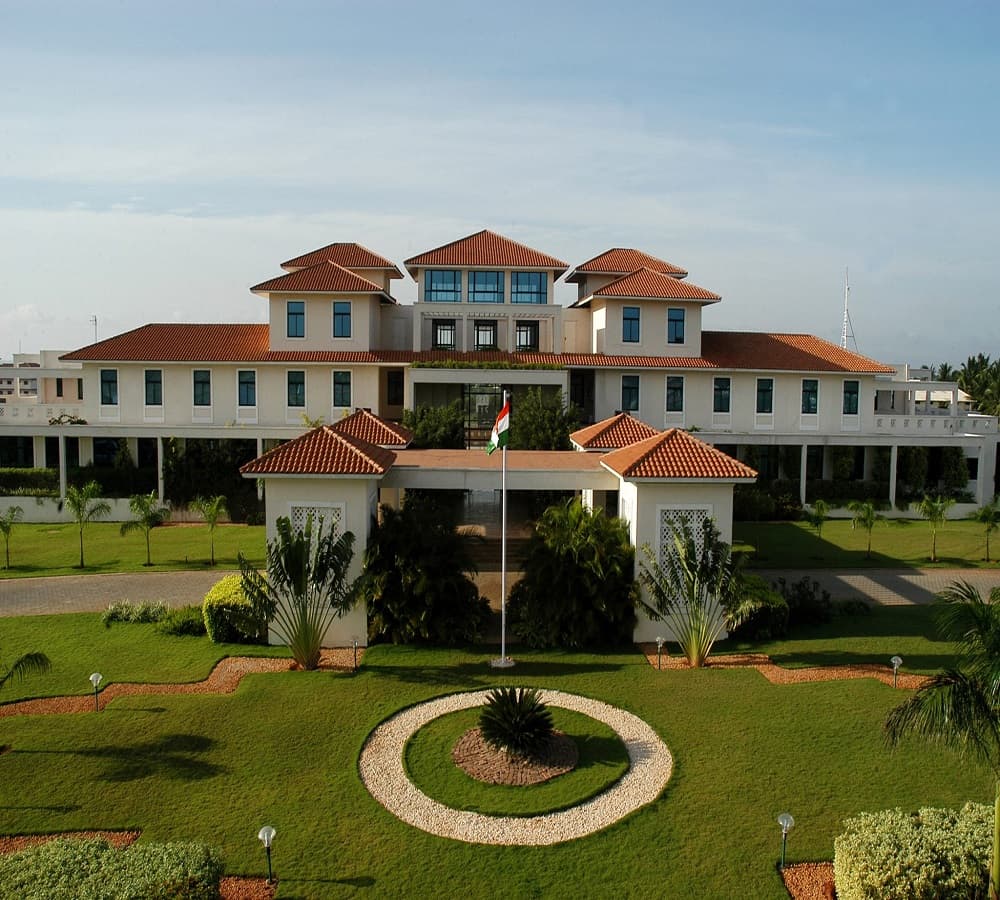 Jansons School of Business-image