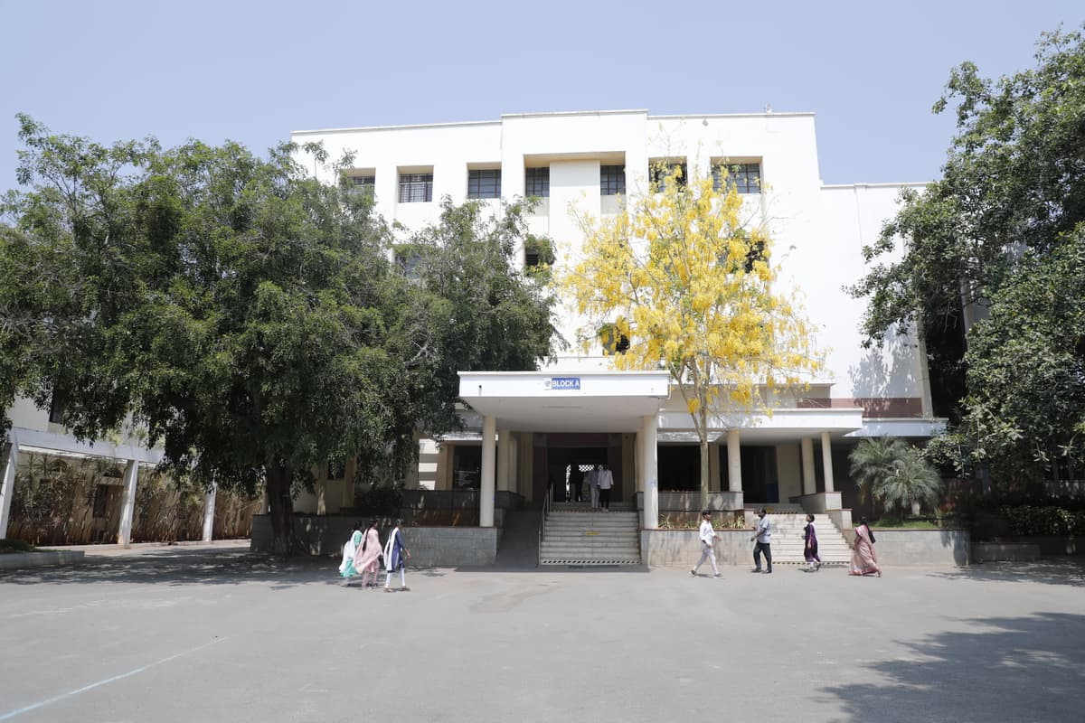 V.L.B. Janakiammal College of Arts and Science-gallery-image-4