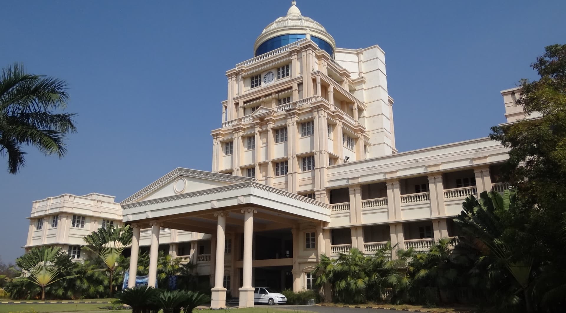 PGP College of Pharmaceutical Science and Research Institute-image