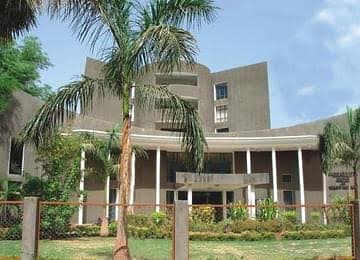 R. N. Patel Ipcowala School of Law and Justice-gallery-image-0