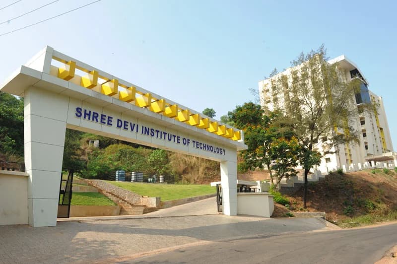 Shree Devi College of Information Science-image