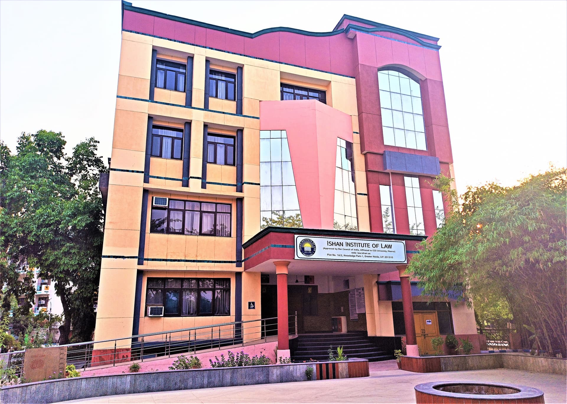 Ishan Institute of Law-image