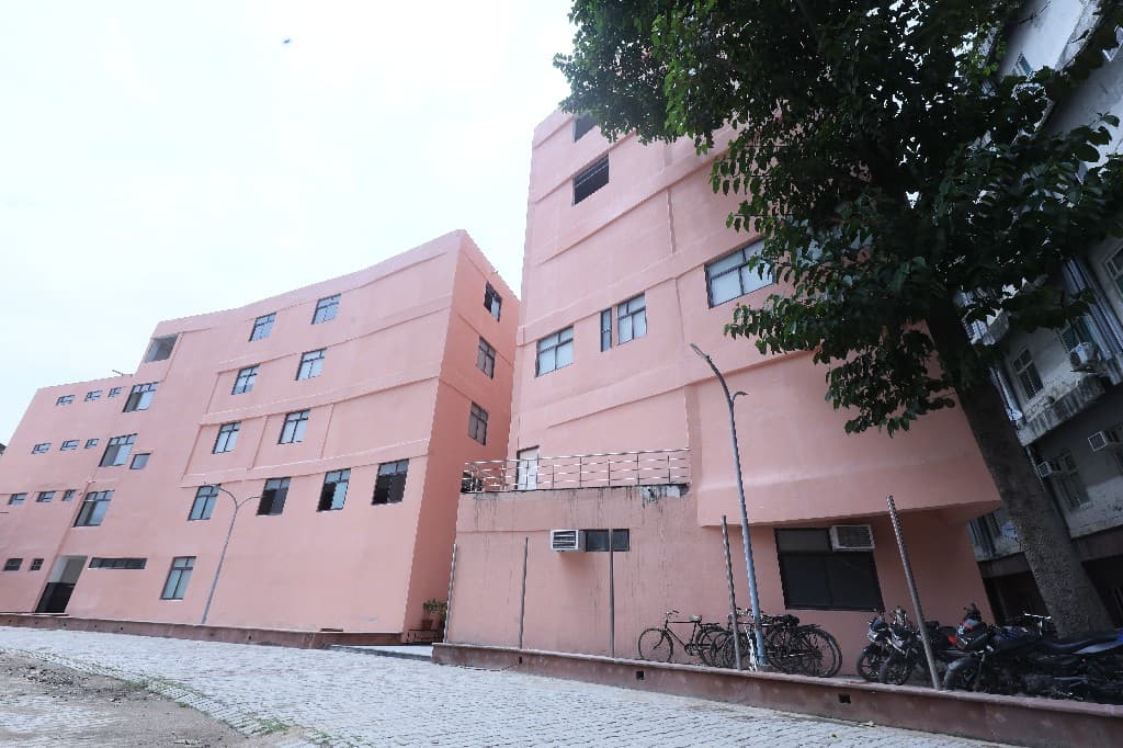 Naraina Medical College & Research Centre-image