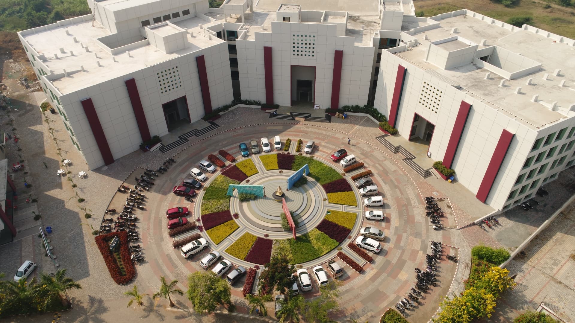 Bhulabhai Vanmalibhai Patel Institute Of Computer Science, Uka Tarsadia University-image