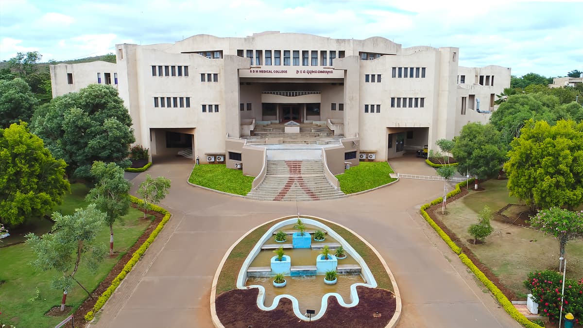 {college_short_name}-gallery-image-4