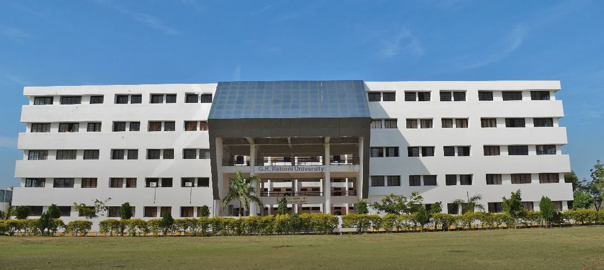 G H Raisoni University-image