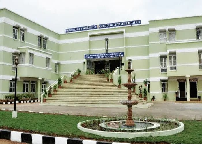 Bharati Vidyapeeth Deemed University, School of Distance Education-image