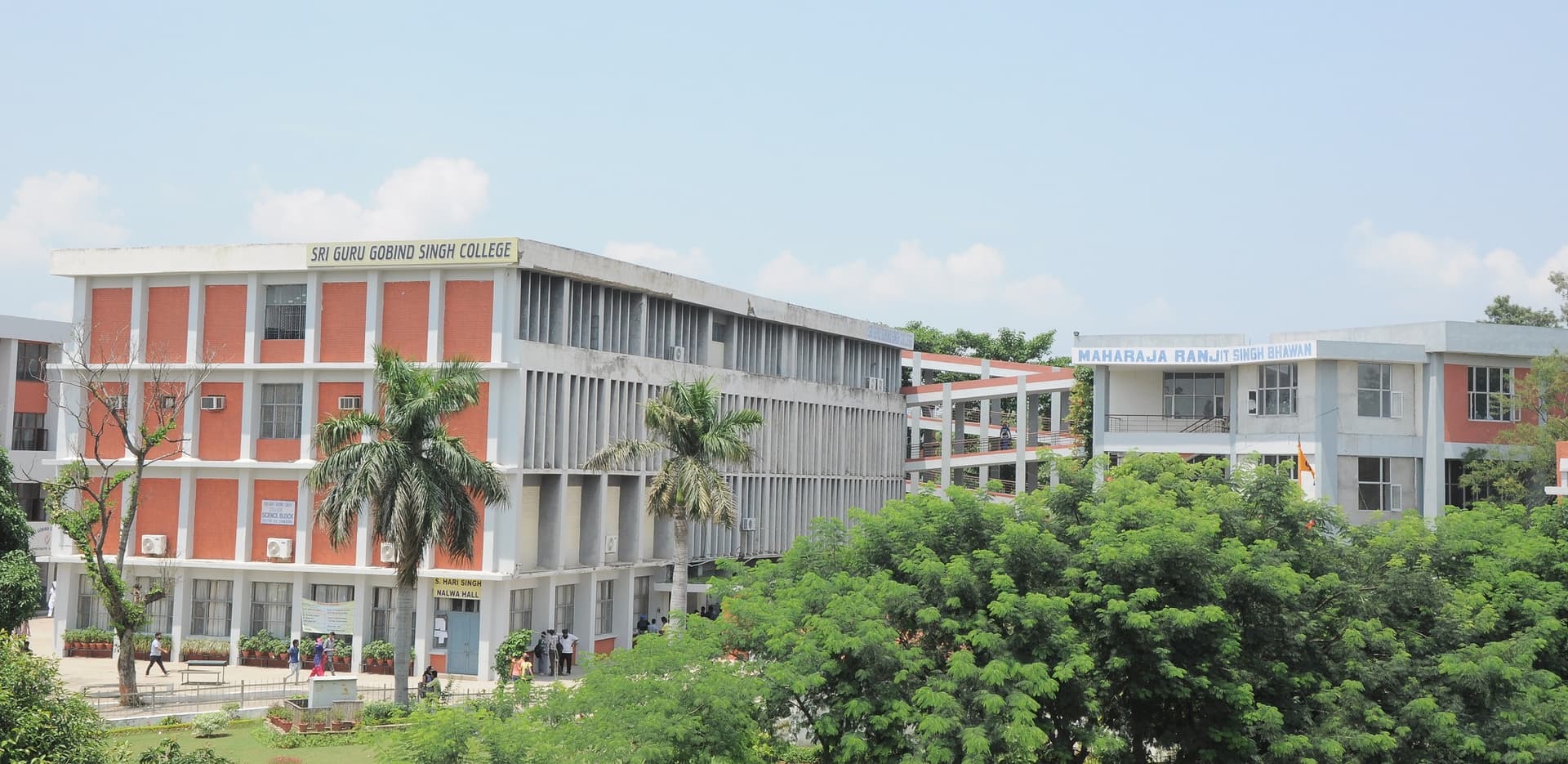 Sri Guru Gobind Singh College-image