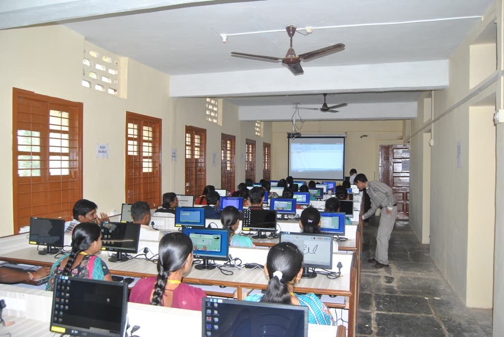 Devchand College-gallery-image-1